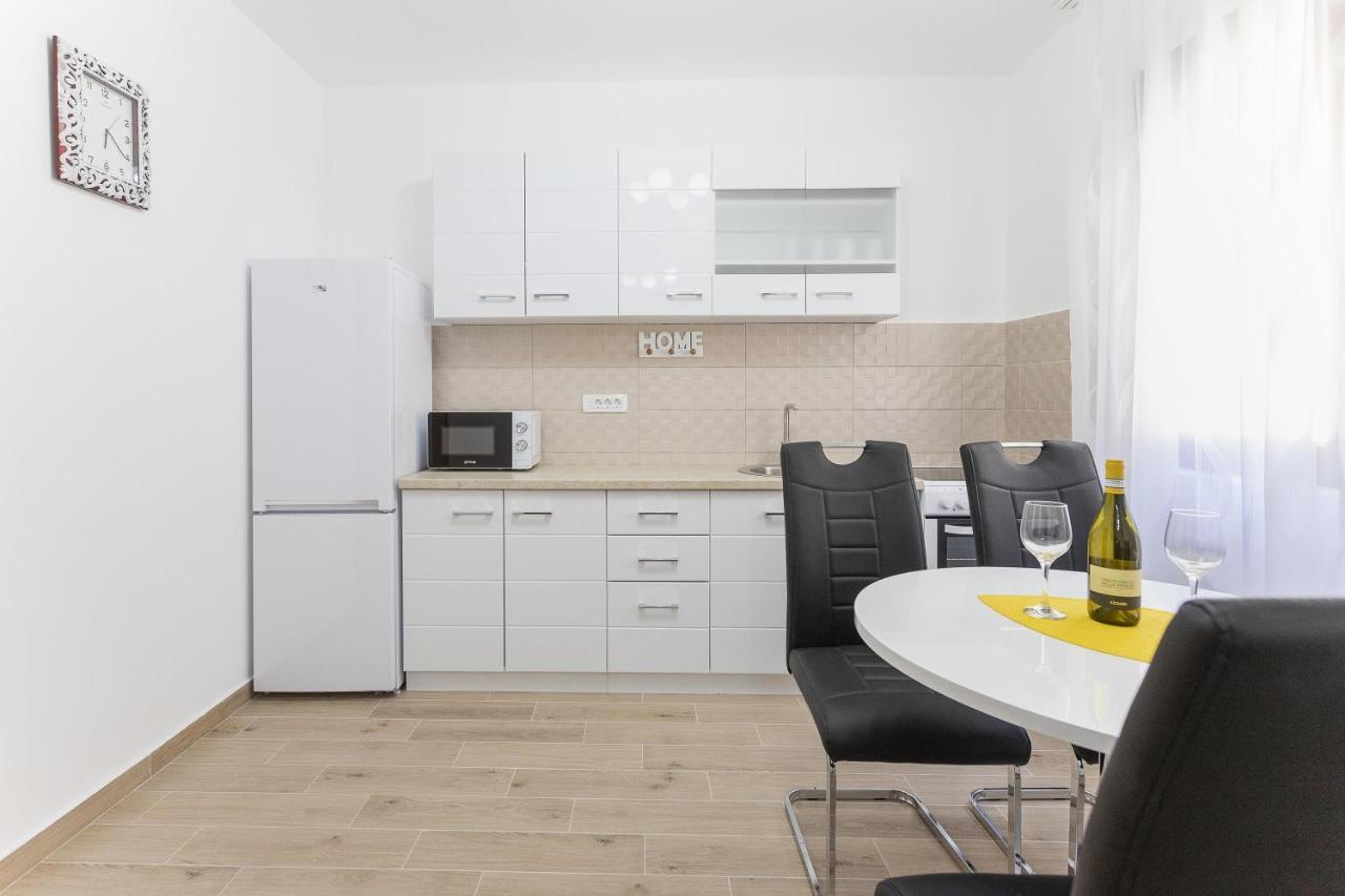 Muo Sea Front Apartments Kotor Ngoại thất bức ảnh