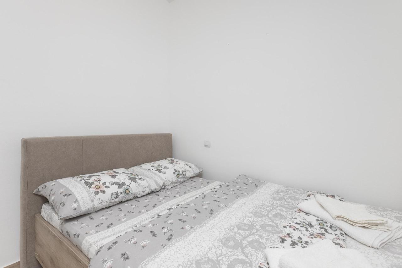 Muo Sea Front Apartments Kotor Ngoại thất bức ảnh