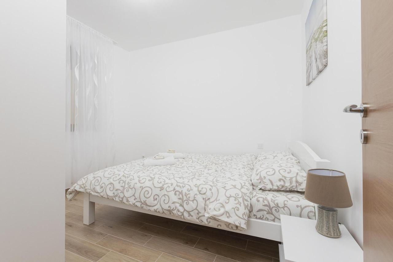 Muo Sea Front Apartments Kotor Ngoại thất bức ảnh