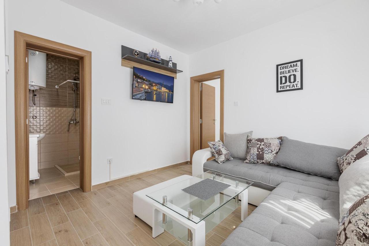 Muo Sea Front Apartments Kotor Ngoại thất bức ảnh