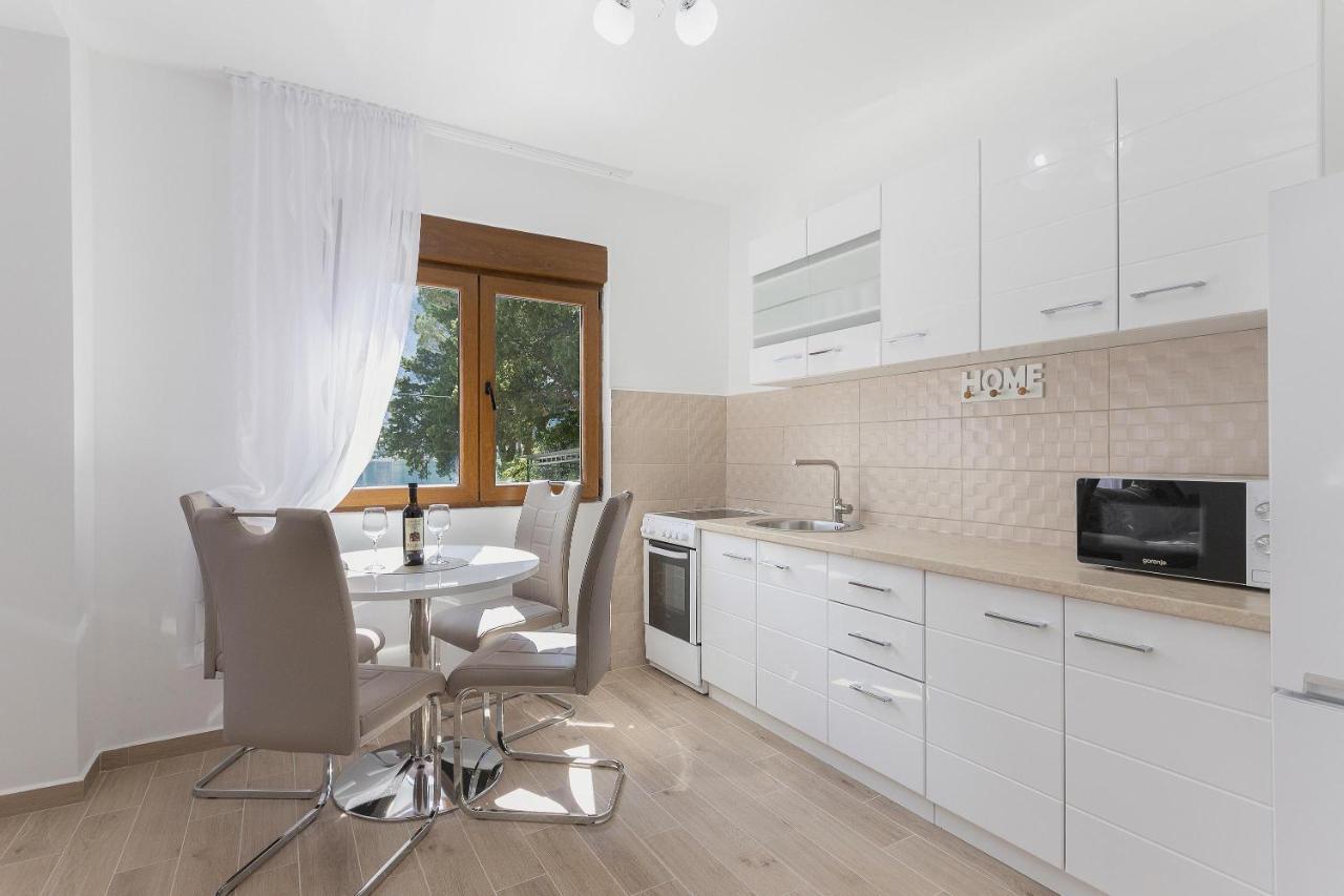 Muo Sea Front Apartments Kotor Ngoại thất bức ảnh