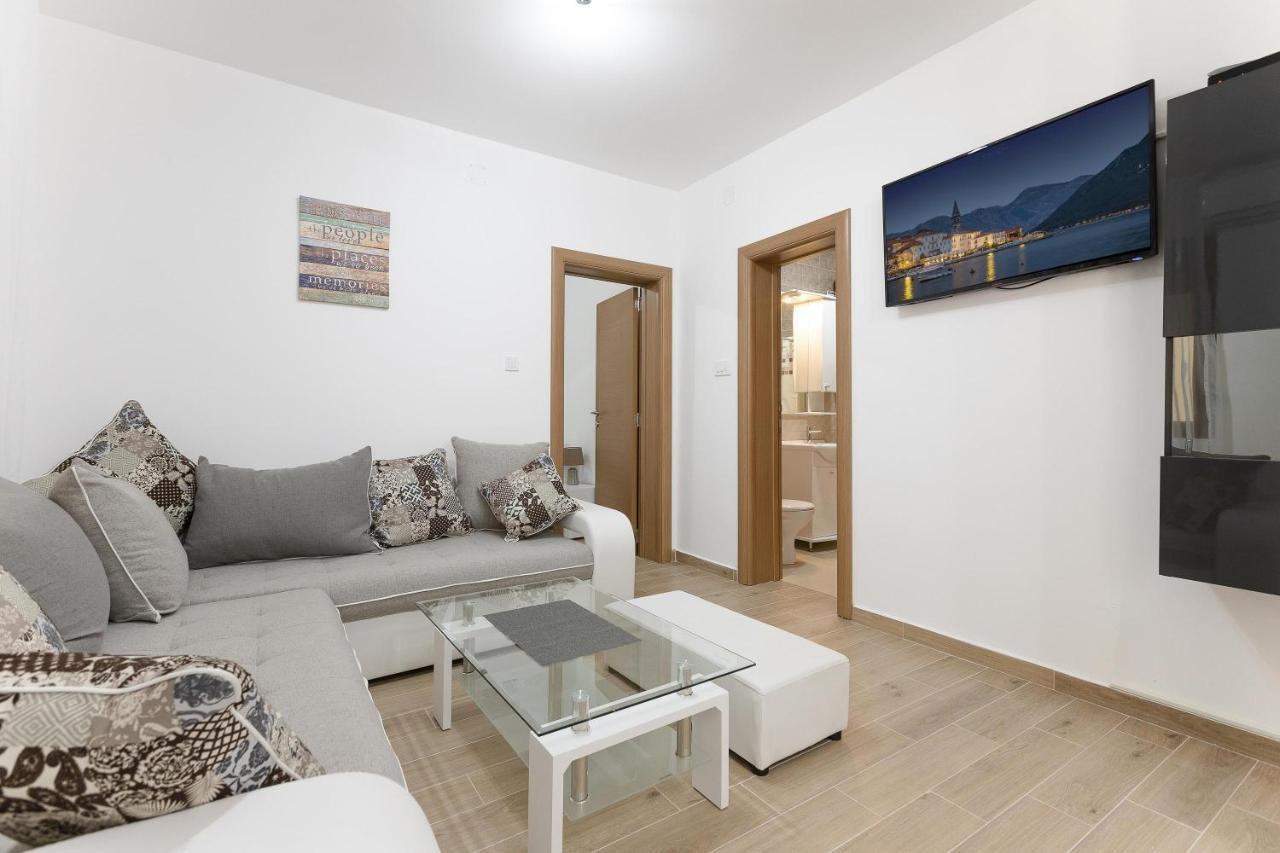 Muo Sea Front Apartments Kotor Ngoại thất bức ảnh