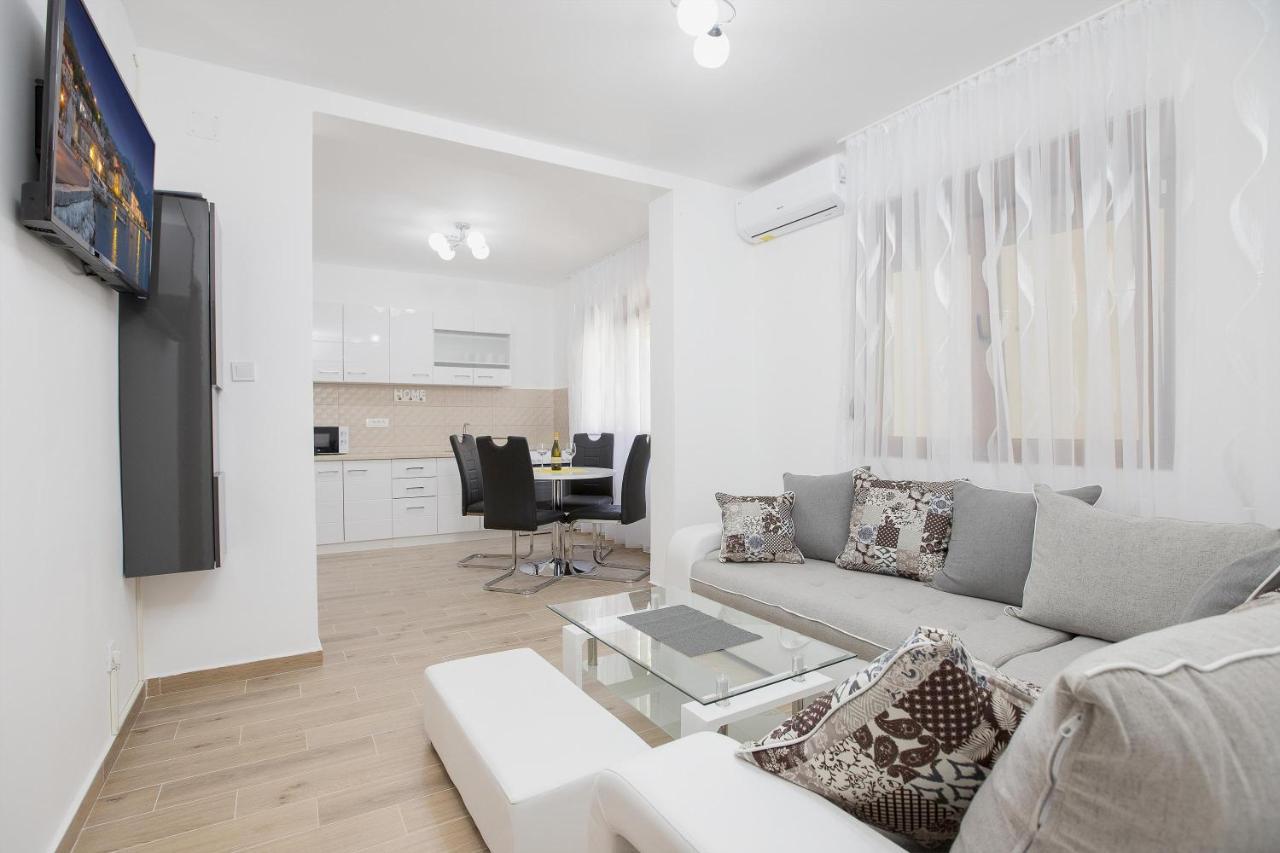 Muo Sea Front Apartments Kotor Ngoại thất bức ảnh